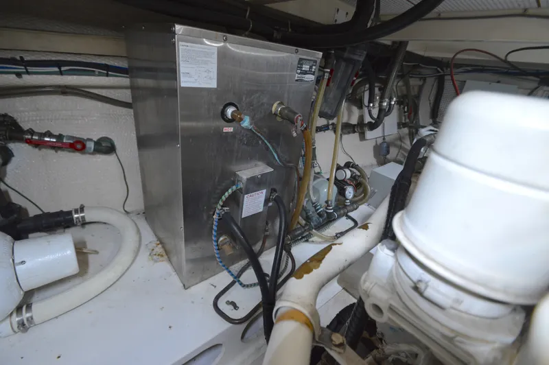 Slide: The Image of Grand Banks 42 Classic 1996 - 79