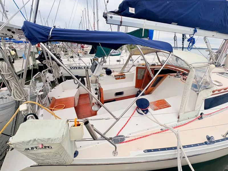 Slide: The Image of Catalina 42 1989 - 10