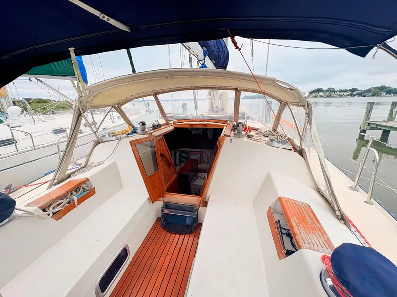 Slide: The Image of Catalina 42 1989 - 12