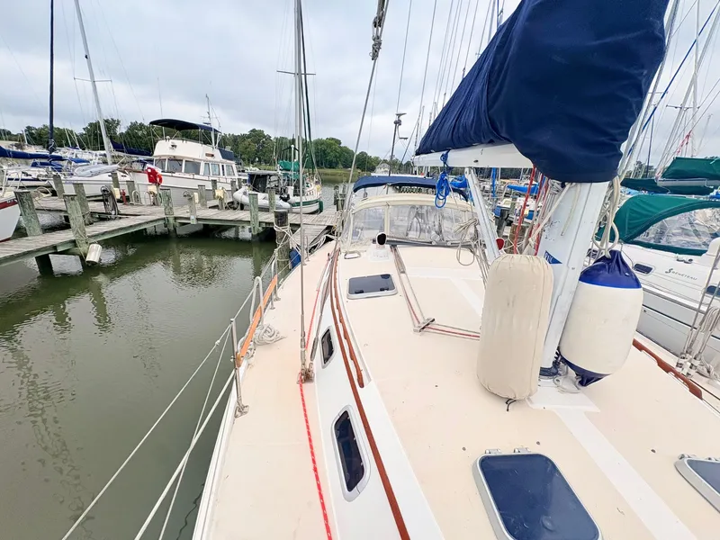 Slide: The Image of Catalina 42 1989 - 22