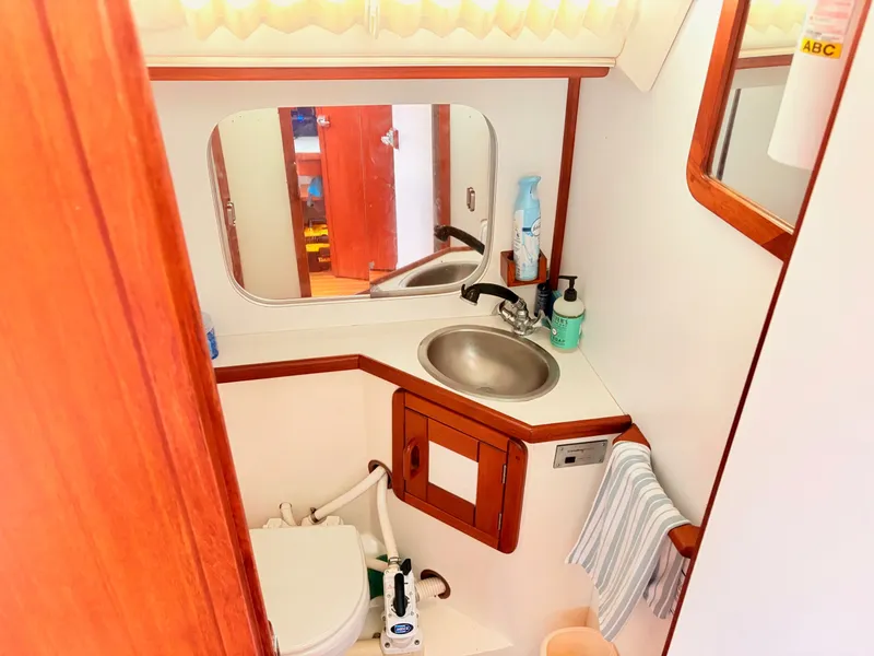 Slide: The Image of Catalina 42 1989 - 26