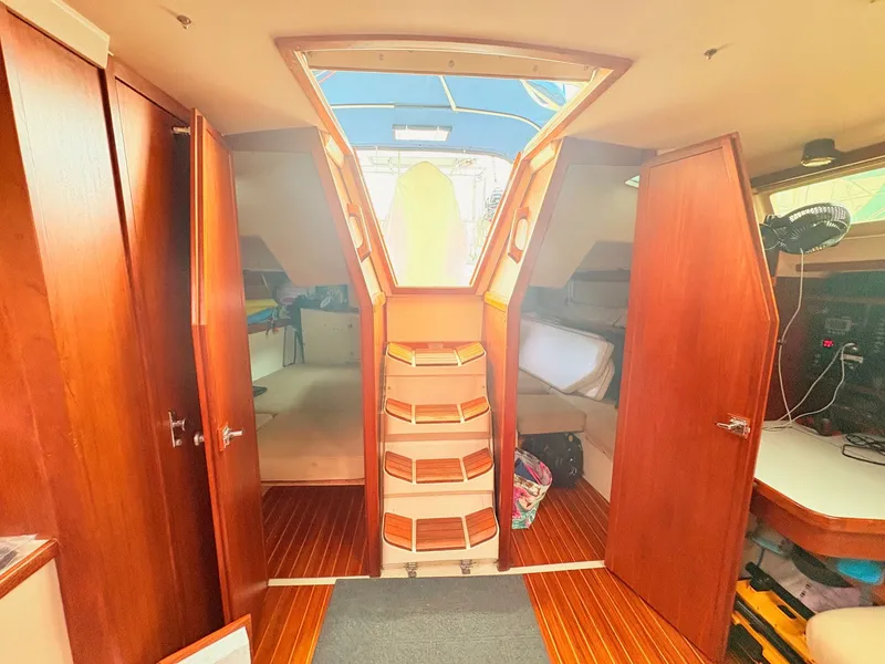 Slide: The Image of Catalina 42 1989 - 30