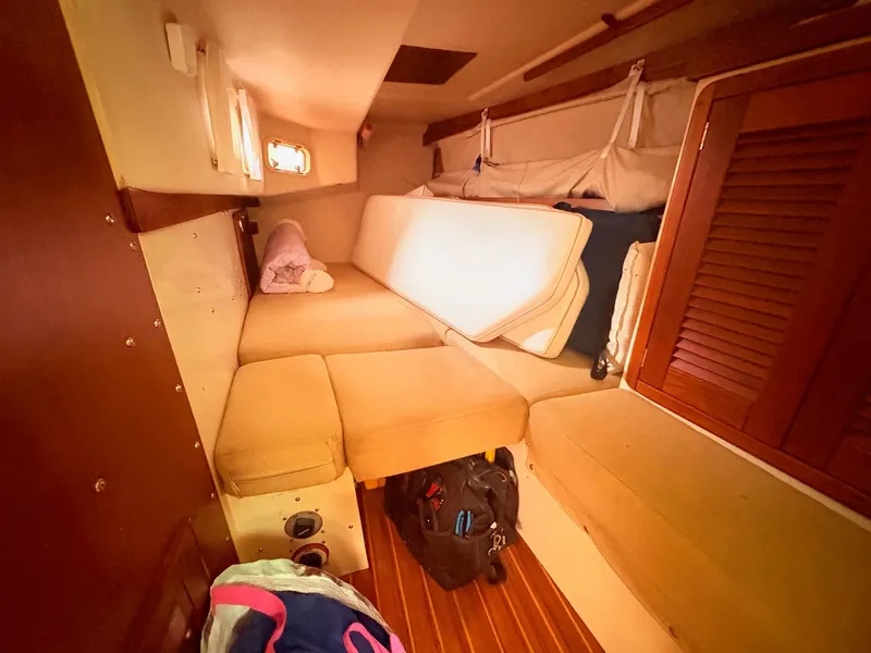 Slide: The Image of Catalina 42 1989 - 31