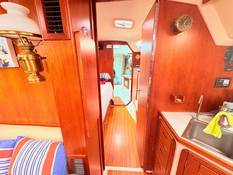 Slide: The Image of Catalina 42 1989 - 35