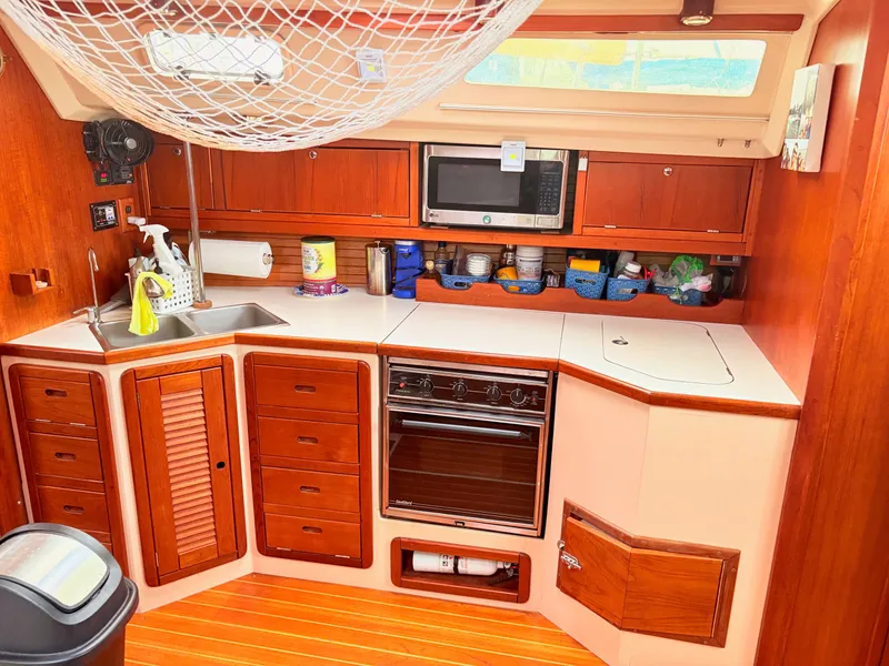 Slide: The Image of Catalina 42 1989 - 37