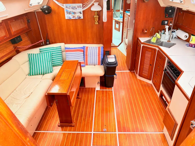 Slide: The Image of Catalina 42 1989 - 4