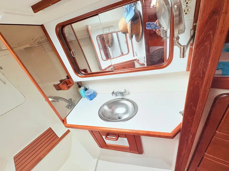 Slide: The Image of Catalina 42 1989 - 43