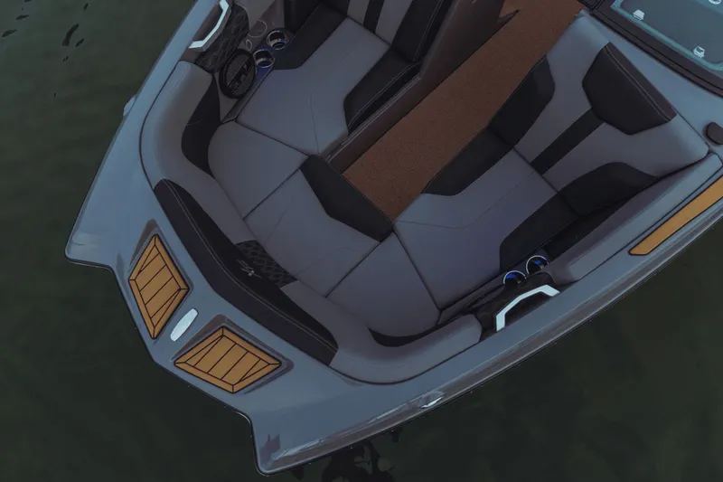 Slide: The Image of MasterCraft XT22 2026 - 4