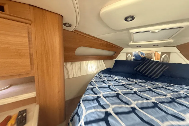 Slide: The Image of Rinker 360 Express Cruiser 2015 - 18