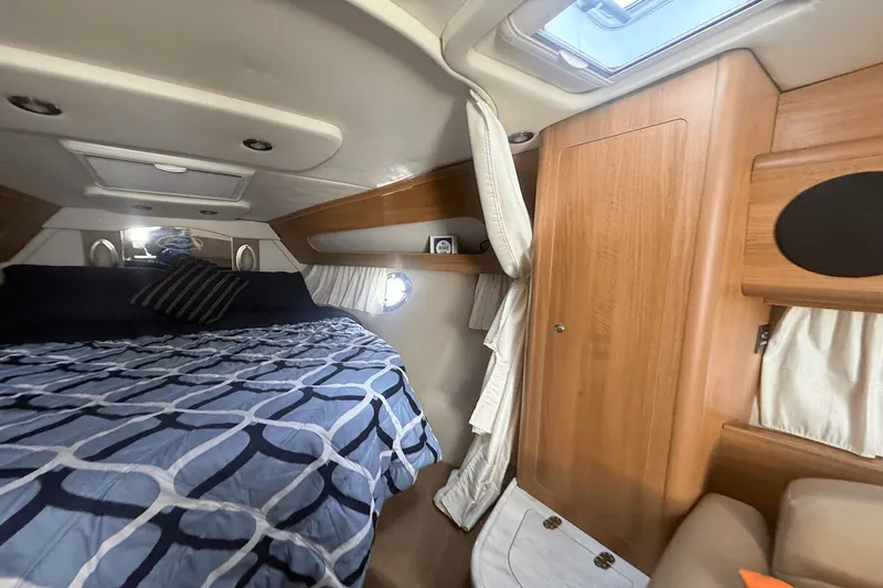 Slide: The Image of Rinker 360 Express Cruiser 2015 - 19