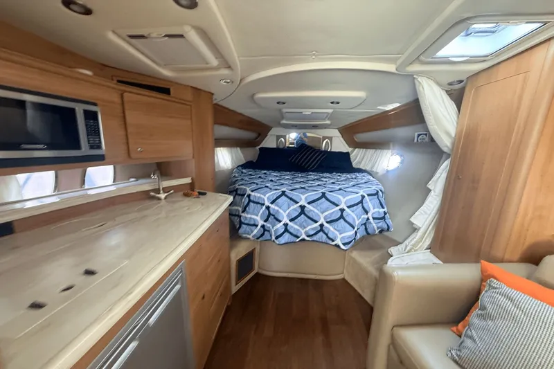 Slide: The Image of Rinker 360 Express Cruiser 2015 - 20