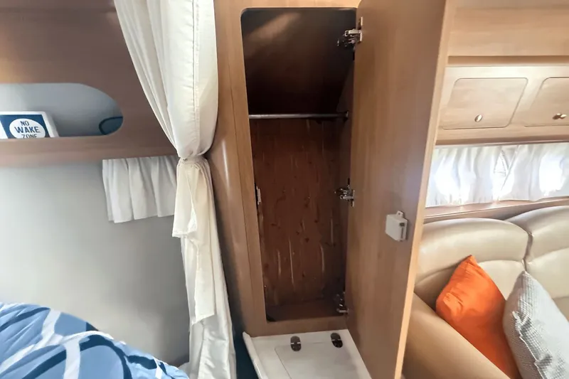 Slide: The Image of Rinker 360 Express Cruiser 2015 - 28