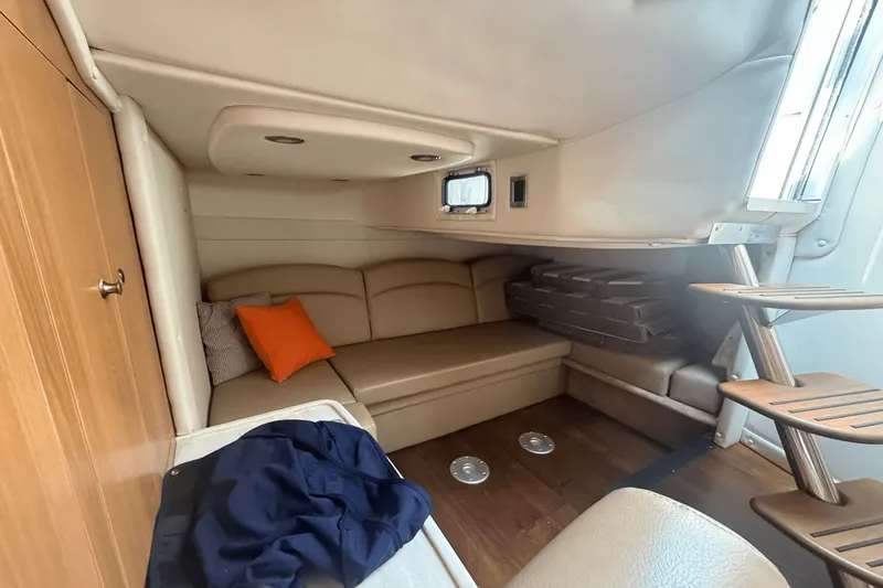 Slide: The Image of Rinker 360 Express Cruiser 2015 - 30