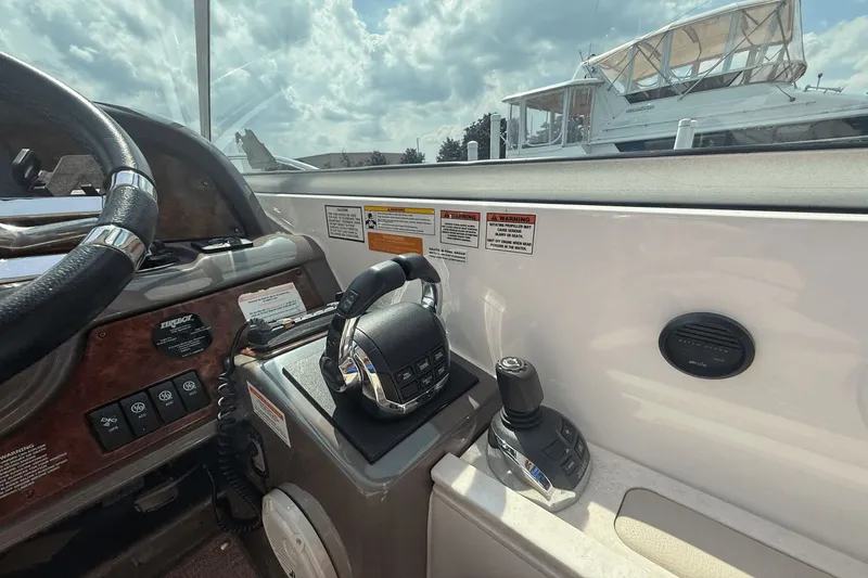 Slide: The Image of Rinker 360 Express Cruiser 2015 - 38