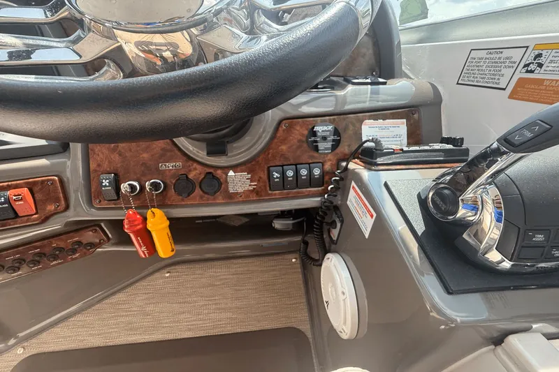 Slide: The Image of Rinker 360 Express Cruiser 2015 - 42