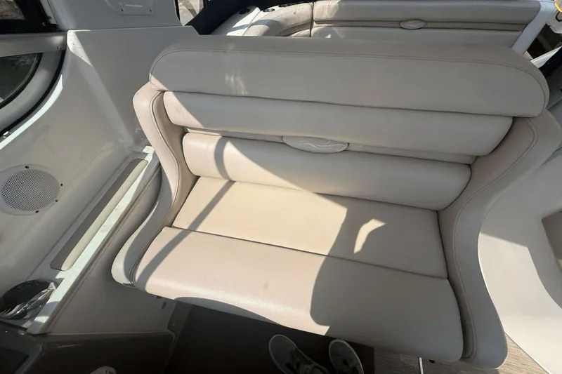 Slide: The Image of Rinker 360 Express Cruiser 2015 - 47