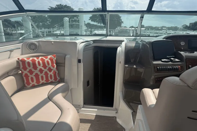 Slide: The Image of Rinker 360 Express Cruiser 2015 - 51