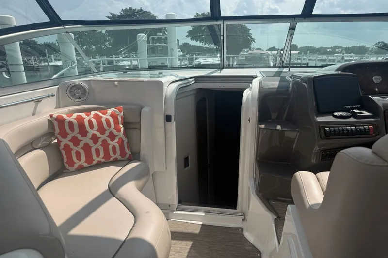 Slide: The Image of Rinker 360 Express Cruiser 2015 - 52