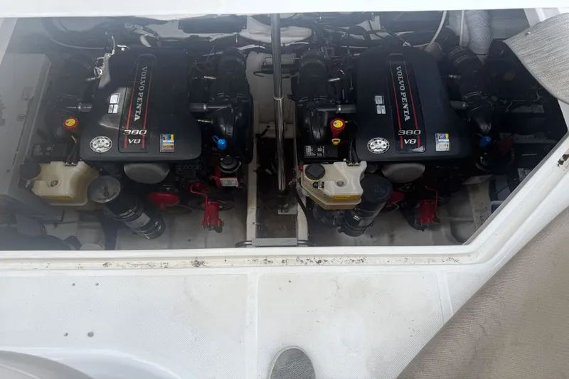 Slide: The Image of Rinker 360 Express Cruiser 2015 - 56