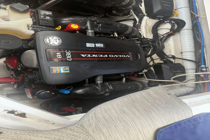 Slide: The Image of Rinker 360 Express Cruiser 2015 - 59