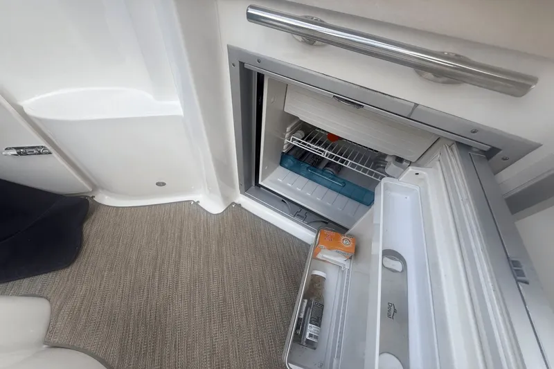 Slide: The Image of Rinker 360 Express Cruiser 2015 - 66