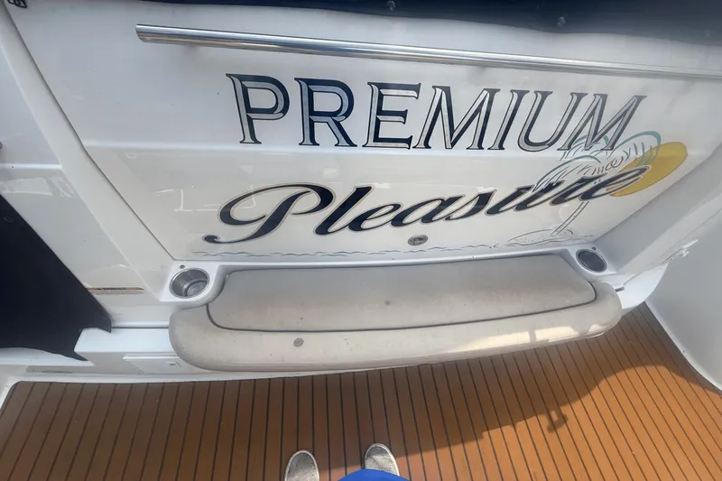 Slide: The Image of Rinker 360 Express Cruiser 2015 - 70