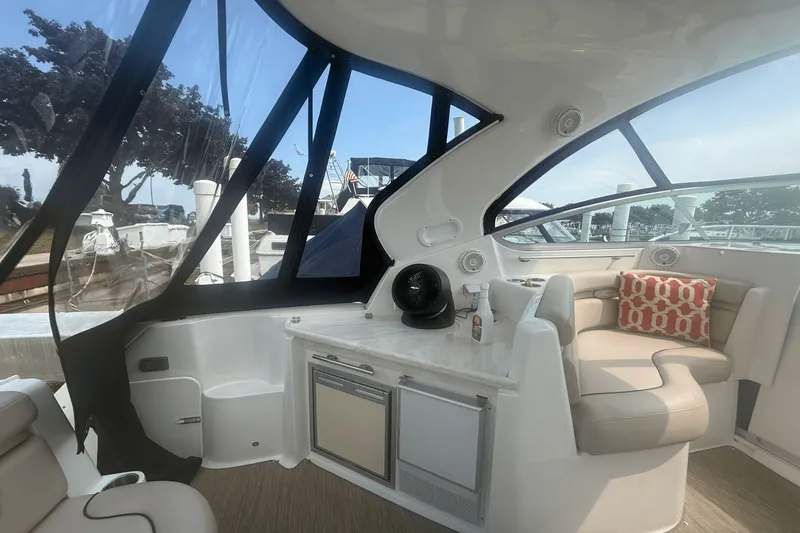 Slide: The Image of Rinker 360 Express Cruiser 2015 - 71