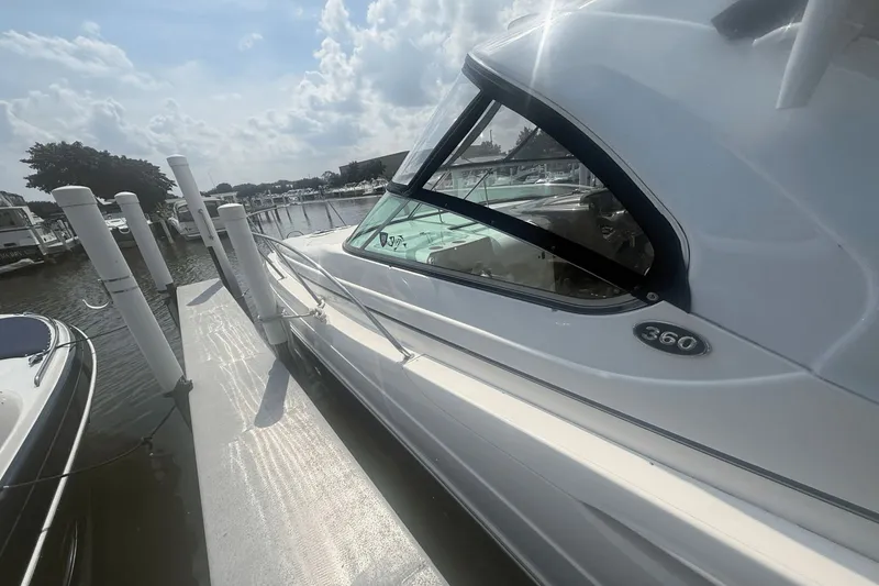 Slide: The Image of Rinker 360 Express Cruiser 2015 - 80