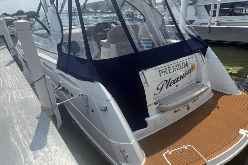 Slide: The Image of Rinker 360 Express Cruiser 2015 - 86