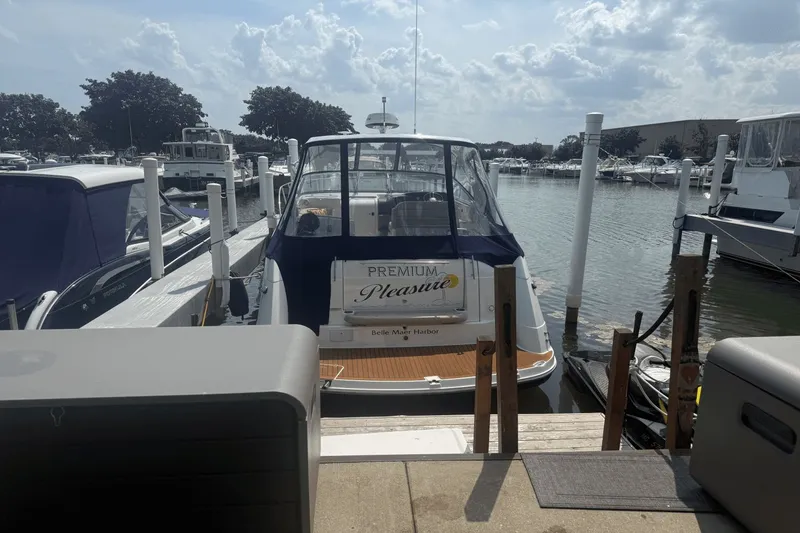 Slide: The Image of Rinker 360 Express Cruiser 2015 - 88