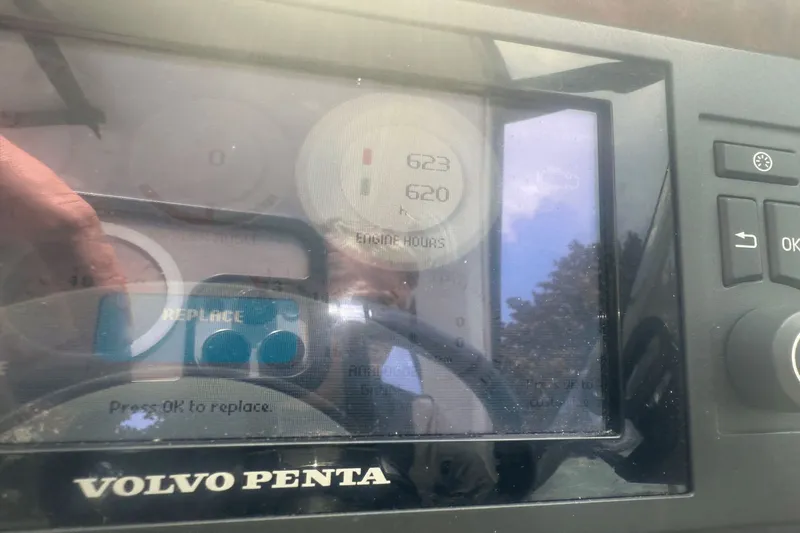 Slide: The Image of Rinker 360 Express Cruiser 2015 - 89