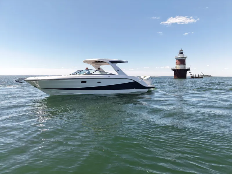 Slide: The Image of Sea Ray SLX 310 Outboard 2026 - 14