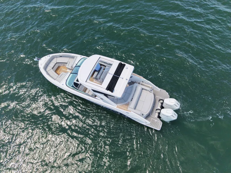 Slide: The Image of Sea Ray SLX 310 Outboard 2026 - 17