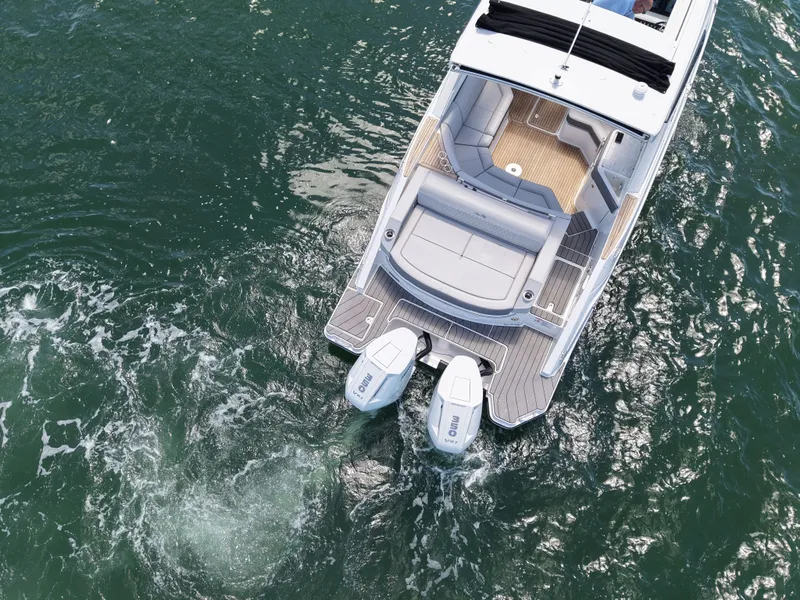 Slide: The Image of Sea Ray SLX 310 Outboard 2026 - 19