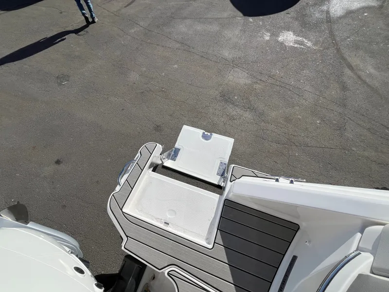 Slide: The Image of Sea Ray SLX 310 Outboard 2026 - 25
