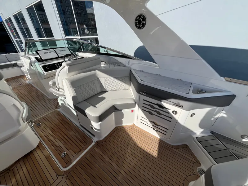 Slide: The Image of Sea Ray SLX 310 Outboard 2026 - 33