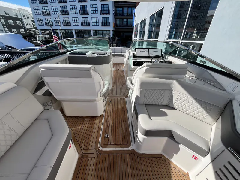 Slide: The Image of Sea Ray SLX 310 Outboard 2026 - 38