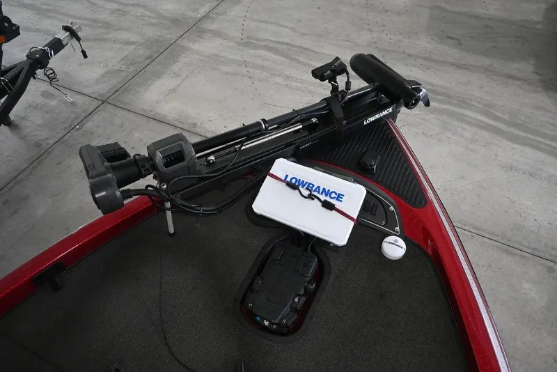 Slide: The Image of 2013 Ranger Z100 Z119 boat with Lowrance equipment on deck. - 8