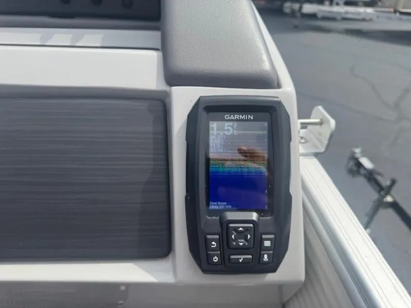 Slide: The Image of Garmin device on 2022 Bennington 25 LSB boat dashboard, displaying sonar data. - 10
