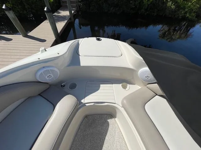 Slide: The Image of Sea Ray 220 Sundeck 2003 - 10