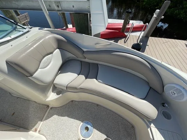 Slide: The Image of Sea Ray 220 Sundeck 2003 - 14