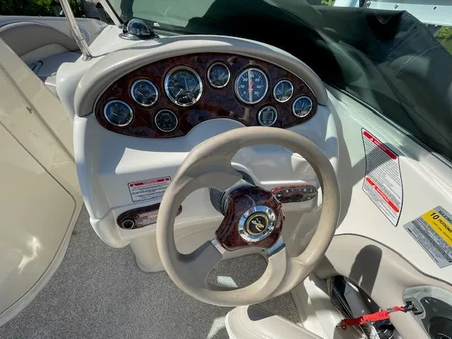 Slide: The Image of Sea Ray 220 Sundeck 2003 - 7