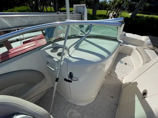 Slide: The Image of Sea Ray 220 Sundeck 2003 - 9