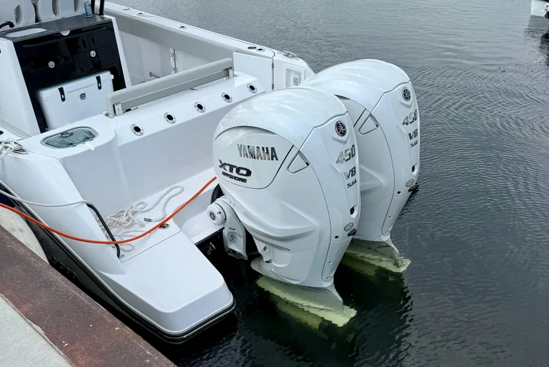 Slide: The Image of Yamaha 450hp Engines - 30