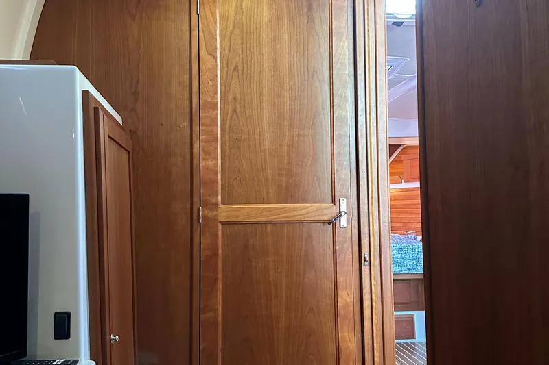 Slide: The Image of VIP HEAD DOOR - 119