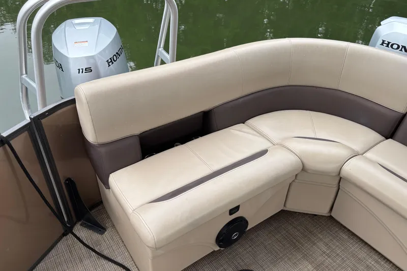 Slide: The Image of 2025 Bentley Pontoons 220 Cruise XL with Honda 115 engine, featuring beige seating. - 7