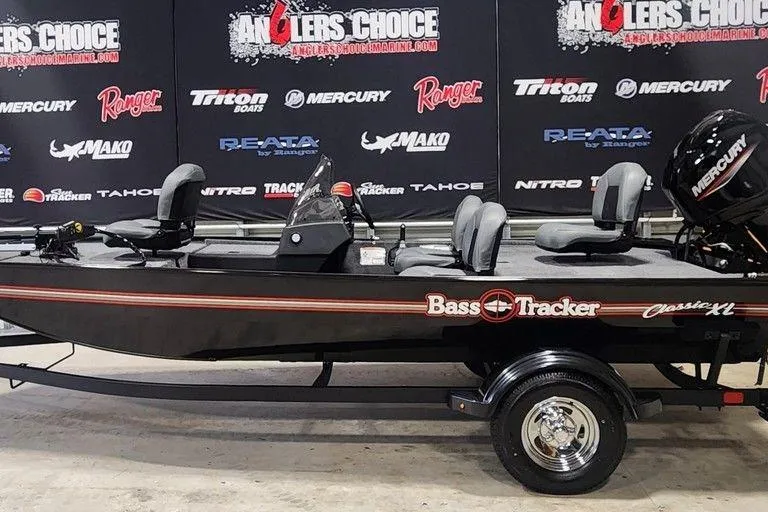 The Image of 2026 Tracker BASS TRACKER® Classic XL boat displayed at Anglers Choice event. - 0