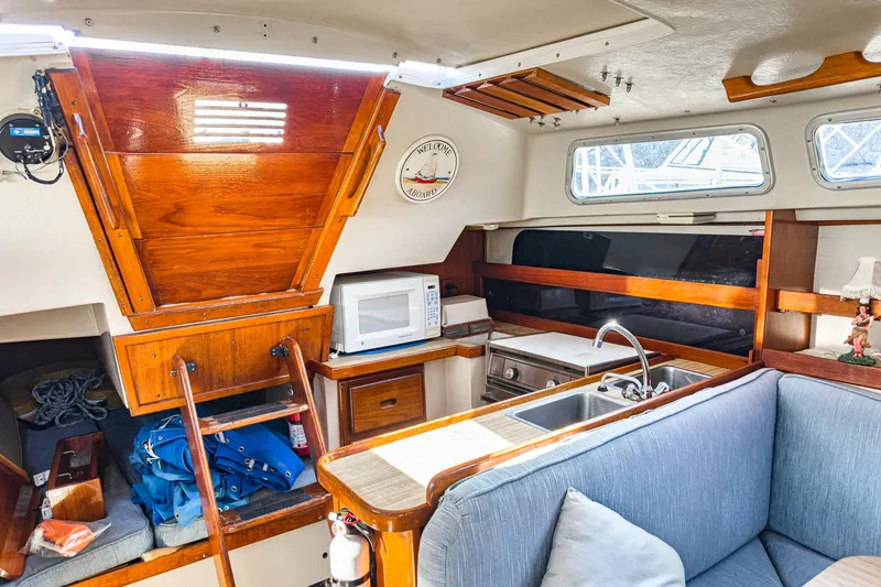 Slide: The Image of Catalina 30 1984 - 62