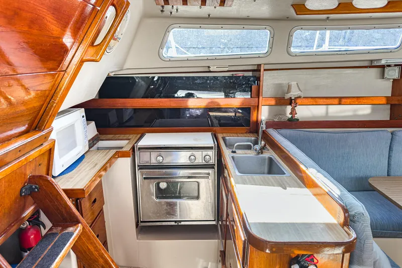 Slide: The Image of Catalina 30 1984 - 64