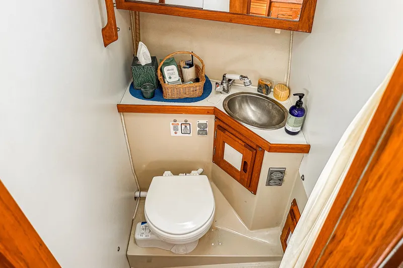 Slide: The Image of Catalina 30 1984 - 76